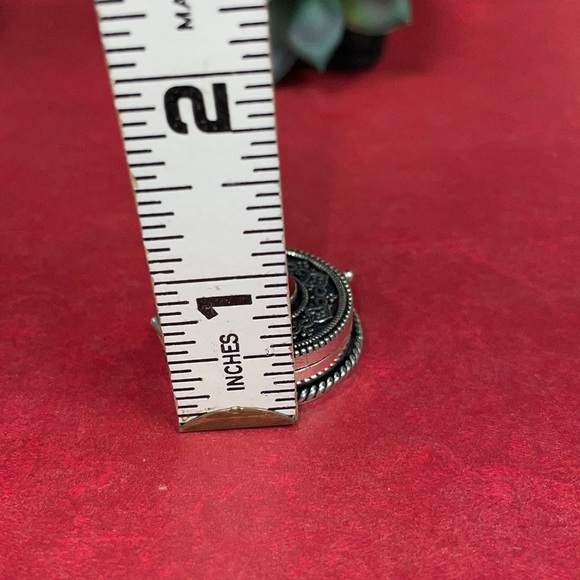 Coral Locket - Picture 12 of 13